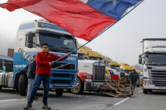 Protestas por seguridad en Chile: Conductores de camiones exigen medidas contundentes.