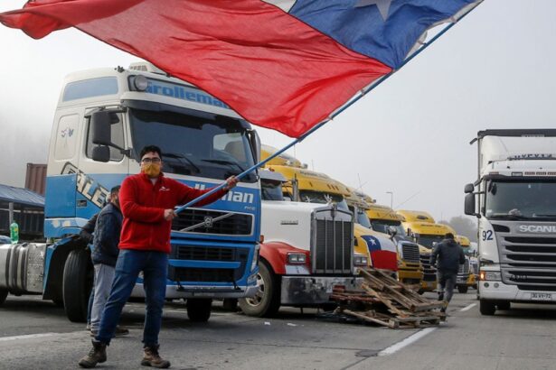 Protestas por seguridad en Chile: Conductores de camiones exigen medidas contundentes.