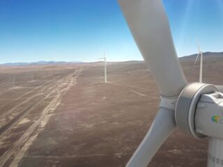 Colbún lidera la generación de energía renovable con Parque Eólico Horizonte.