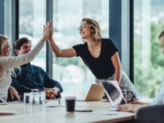 Reconocimiento a mujeres líderes en empresas impulsa la igualdad de género