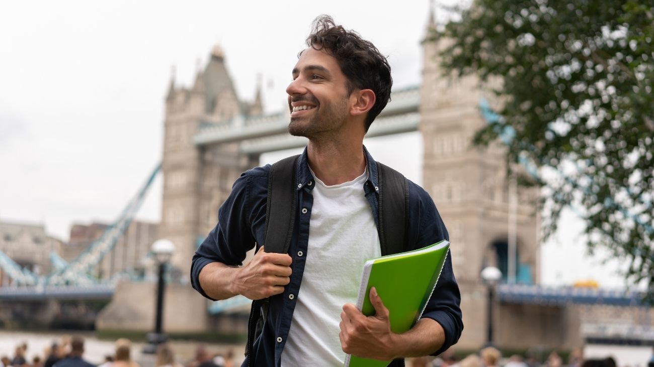 Beneficios y bonos para estudiantes de educación básica, media y superior