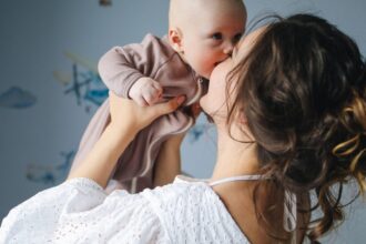 Bonos para madres: ¿Qué beneficios pueden recibir en 2024?