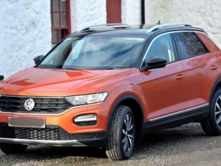 Reglamento de grabado de patentes: ¿En qué lugar de los vidrios se debe hacer?