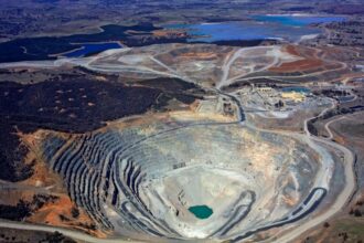 Desarrollo minero sostenible: Contrato de arrendamiento y beneficios económicos en la región