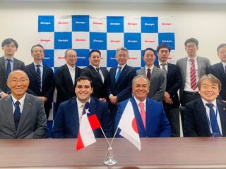 Schwager firma convenio con empresa japonesa para impulsar minería en el cono sur