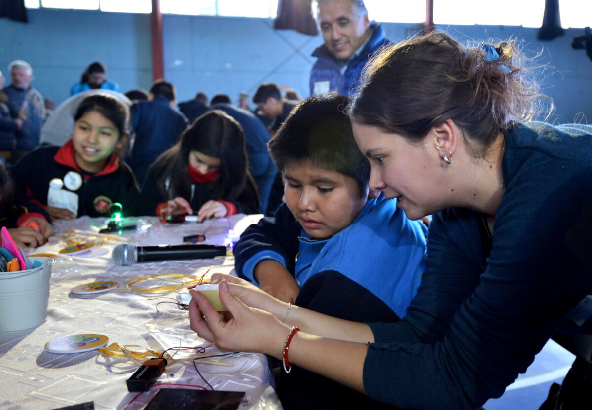 Futuro sostenible: estudiantes de la Araucanía descubren el poder de la energía renovable Futuro sostenible: estudiantes de la Araucanía descubren el poder de la energía renovable