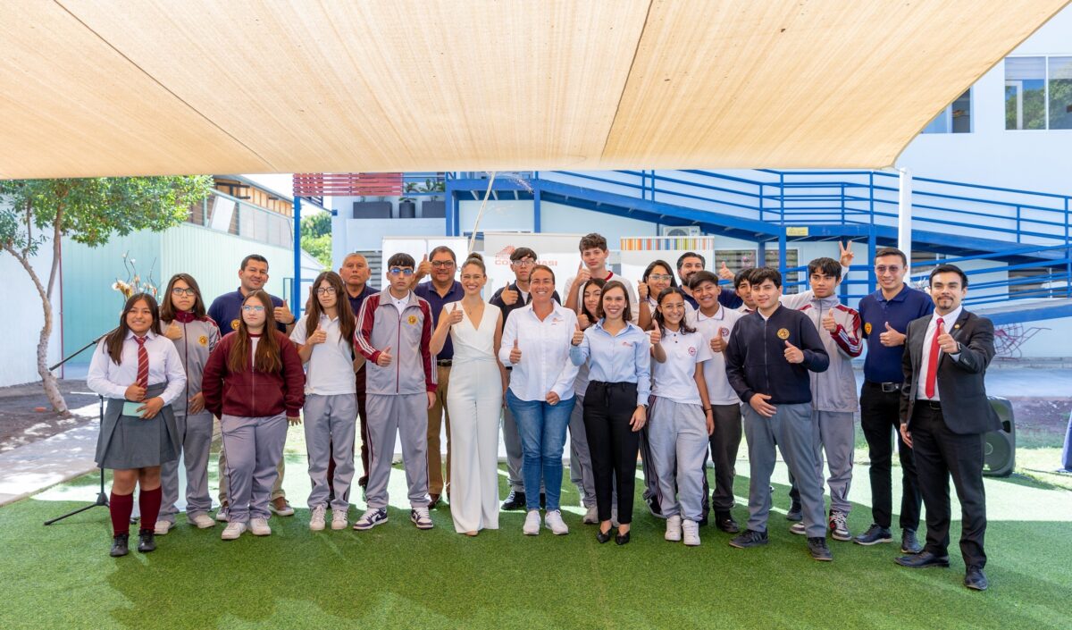 Liceos coadministrados por Fundación Collahuasi serán pioneros en implementar tecnología IA a nivel mundial Liceos coadministrados por Fundación Collahuasi serán pioneros en implementar tecnología IA a nivel mundial
