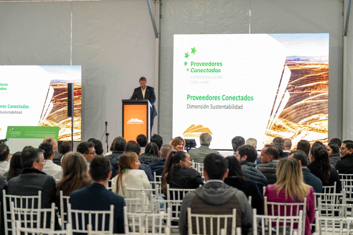 Sierra Gorda SCM firma compromiso por la sustentabilidad con sus proveedores Sierra Gorda SCM firma compromiso por la sustentabilidad con sus proveedores