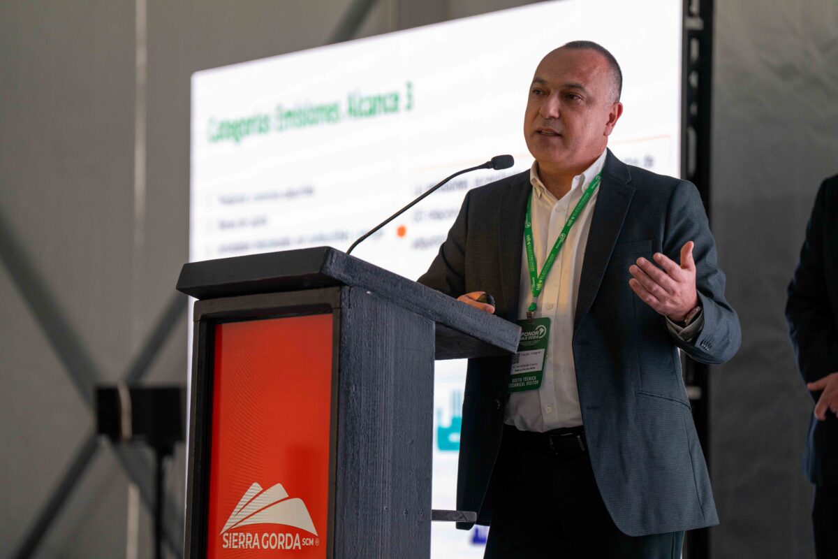 Sierra Gorda SCM firma compromiso por la sustentabilidad con sus proveedores Sierra Gorda SCM firma compromiso por la sustentabilidad con sus proveedores