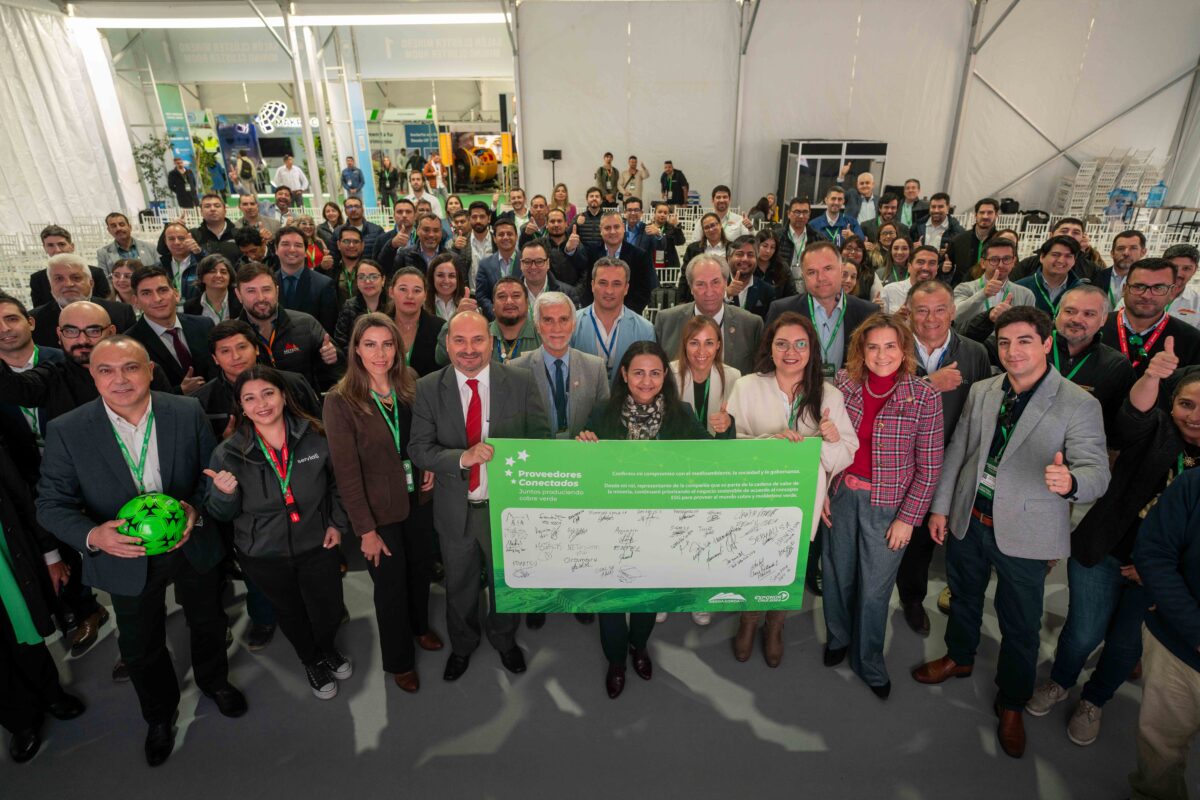 Sierra Gorda SCM firma compromiso por la sustentabilidad con sus proveedores Sierra Gorda SCM firma compromiso por la sustentabilidad con sus proveedores