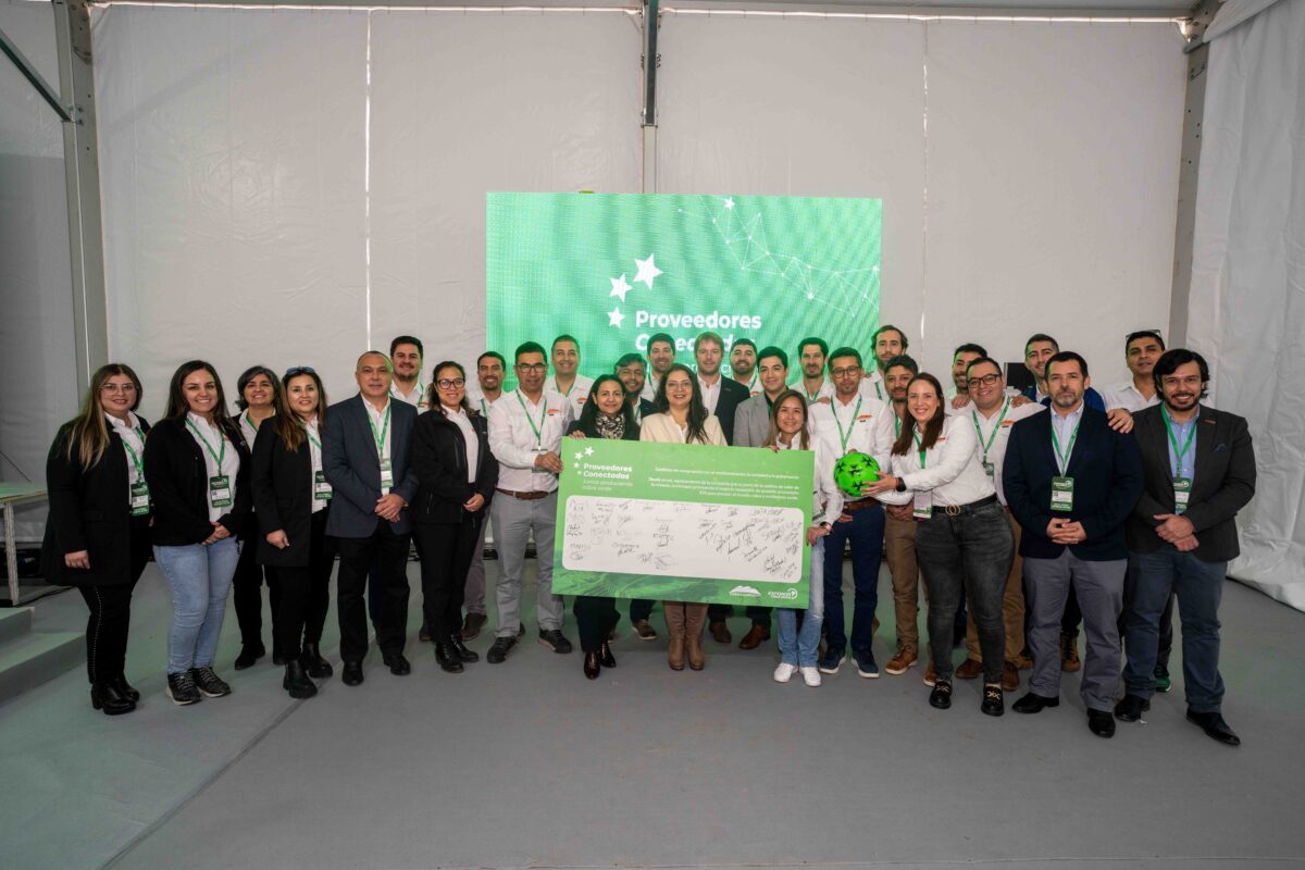 Sierra Gorda SCM firma compromiso por la sustentabilidad con sus proveedores Sierra Gorda SCM firma compromiso por la sustentabilidad con sus proveedores