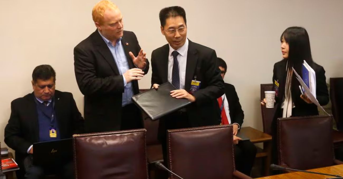 Embajador chino critica sobretasas al acero y afirma que “contraviene el consenso alcanzado” entre Boric y Xi