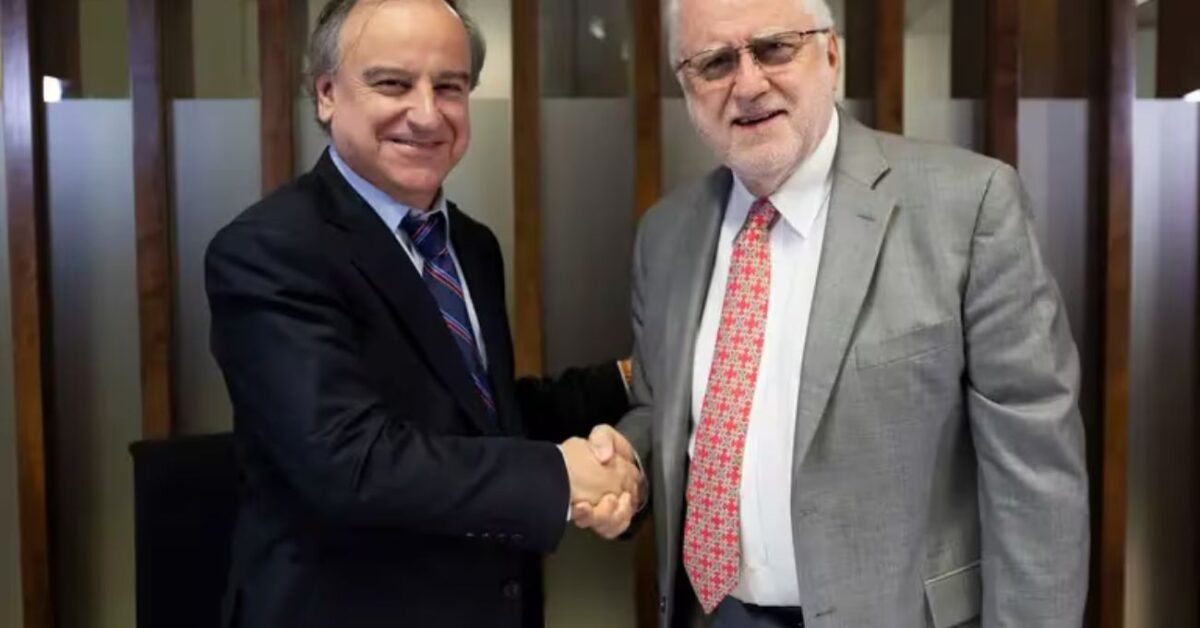 Máximo Pacheco defiende acuerdo con SQM por producción de litio: desestima las críticas de Tianqi y de Joaquín Villarino Máximo Pacheco defiende acuerdo con SQM por producción de litio: desestima las críticas de Tianqi y de Joaquín Villarino