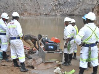 Zambia crea empresa estatal para comercio de minerales y busca transparencia minera.