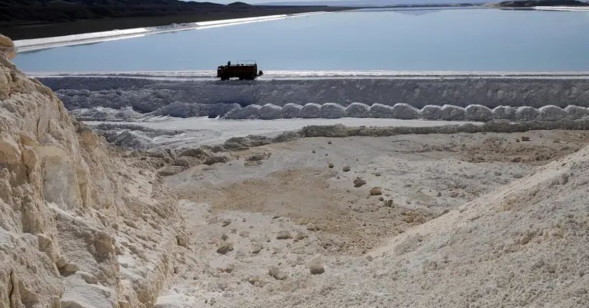 “Una serie de irregularidades e ilegalidades”: comunidad atacameña de Coyo busca anular acuerdo entre Codelco y SQM “Una serie de irregularidades e ilegalidades”: comunidad atacameña de Coyo busca anular acuerdo entre Codelco y SQM