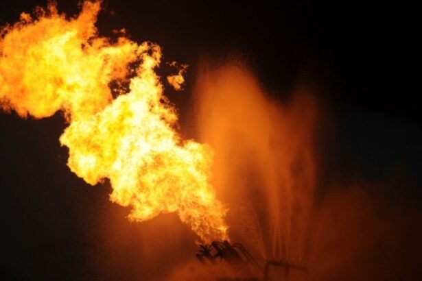 Las compañías petroleras aumentan la quema de gas, medidas urgentes necesarias