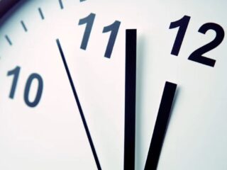 Chile se prepara para cambiar la hora y entrar al horario de verano