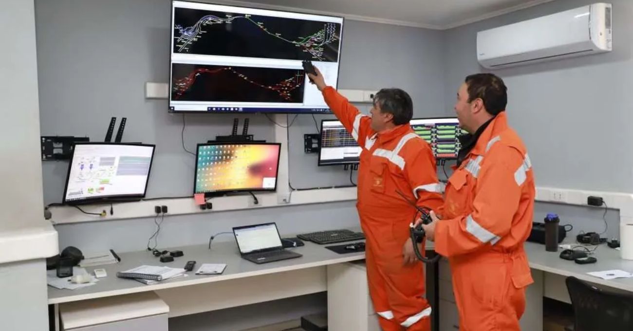 Sala de monitoreo optimiza operaciones de Ferrocarril Teniente 8