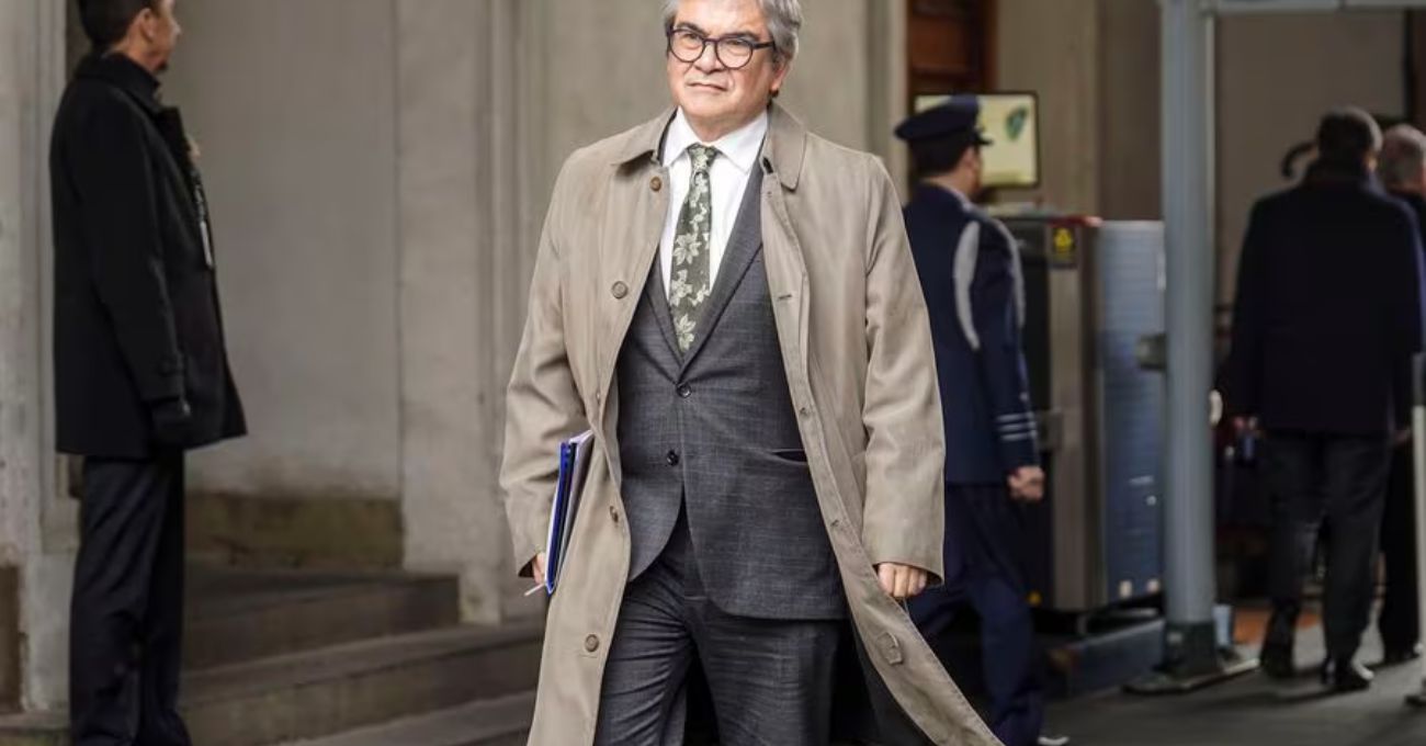 Ministro Mario Marcel asegura que es difícil que existan recursos para ampliar el subsidio a las cuentas de la luz
