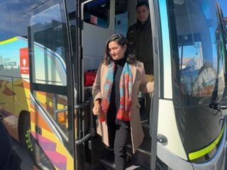 Codelco Salvador inaugura paraderos inteligentes y convierte 100% de su flota a buses eléctricos