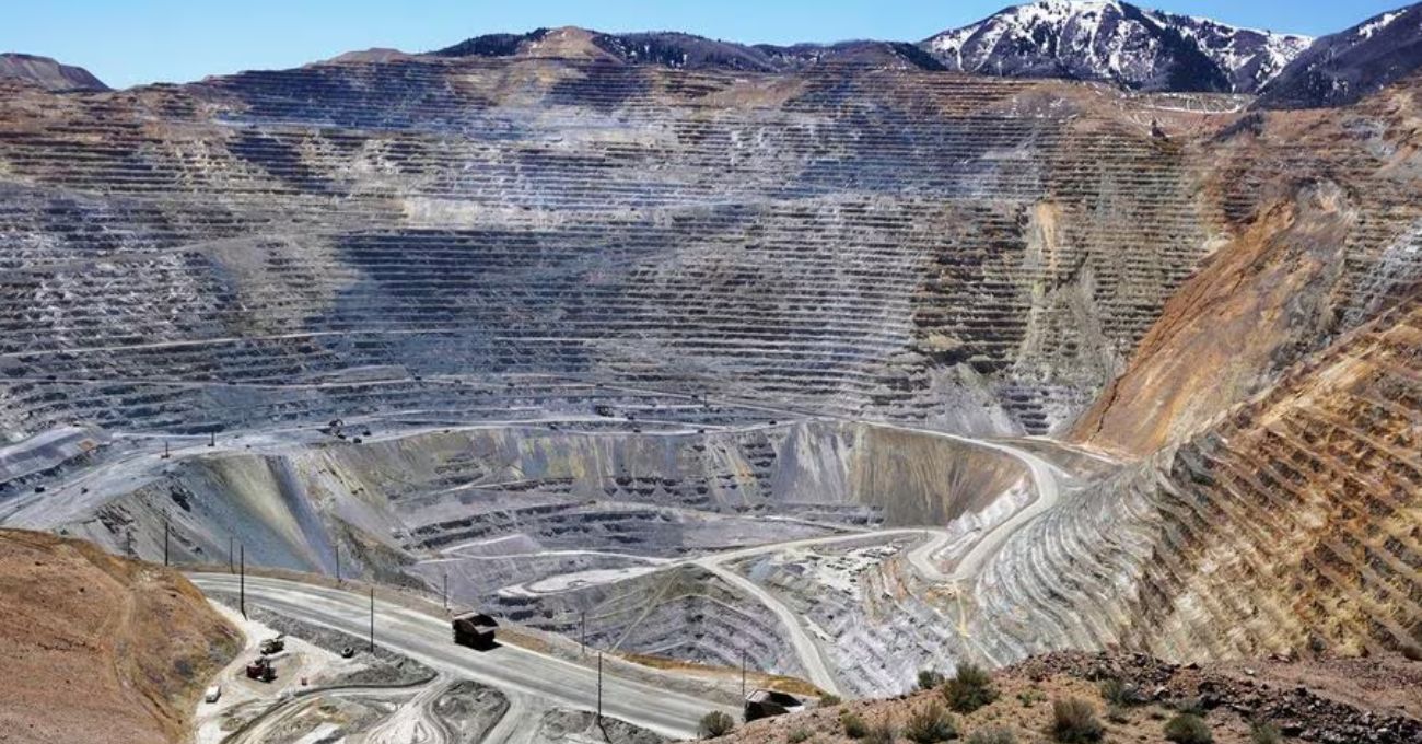 Cochilco: consumo de energía eléctrica en la minería del cobre crecería 31% al 2034, mientras la producción sólo avanzaría 21%
