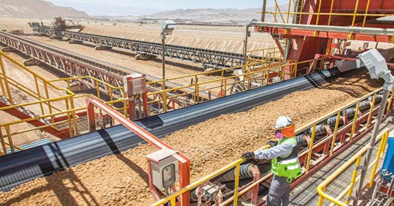 Mineras en Chile tienen el mayor costo eléctrico del mundo: 19% más alto que el promedio de los productores de cobre