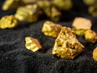 El precio del oro se estabiliza tras alcanzar mínimos en dos semanas.