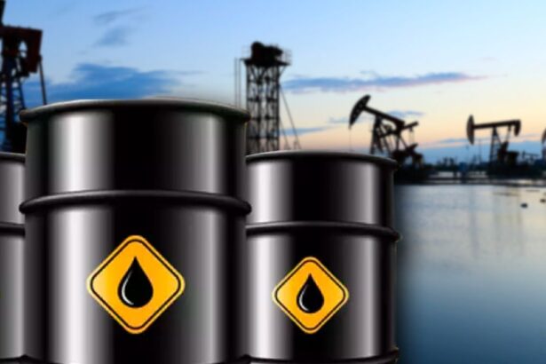 Precios del crudo suben por tensiones en Medio Oriente y aumento de existencias en EE.UU.