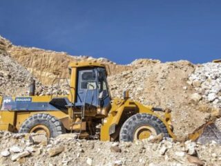 Sumitomo y Bullrush: Alianza estratégica para impulsar producción de minerales preciosos
