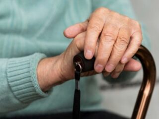 Beneficios económicos para adultos mayores en junio: pensión, bonos y más