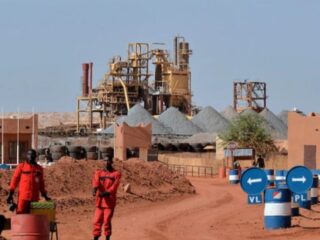 Níger rechaza plan de desarrollo de Orano y amenaza extracción de uranio