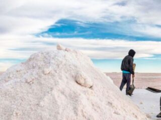 La extracción de litio en Argentina crece un 49,7% en 2023.
