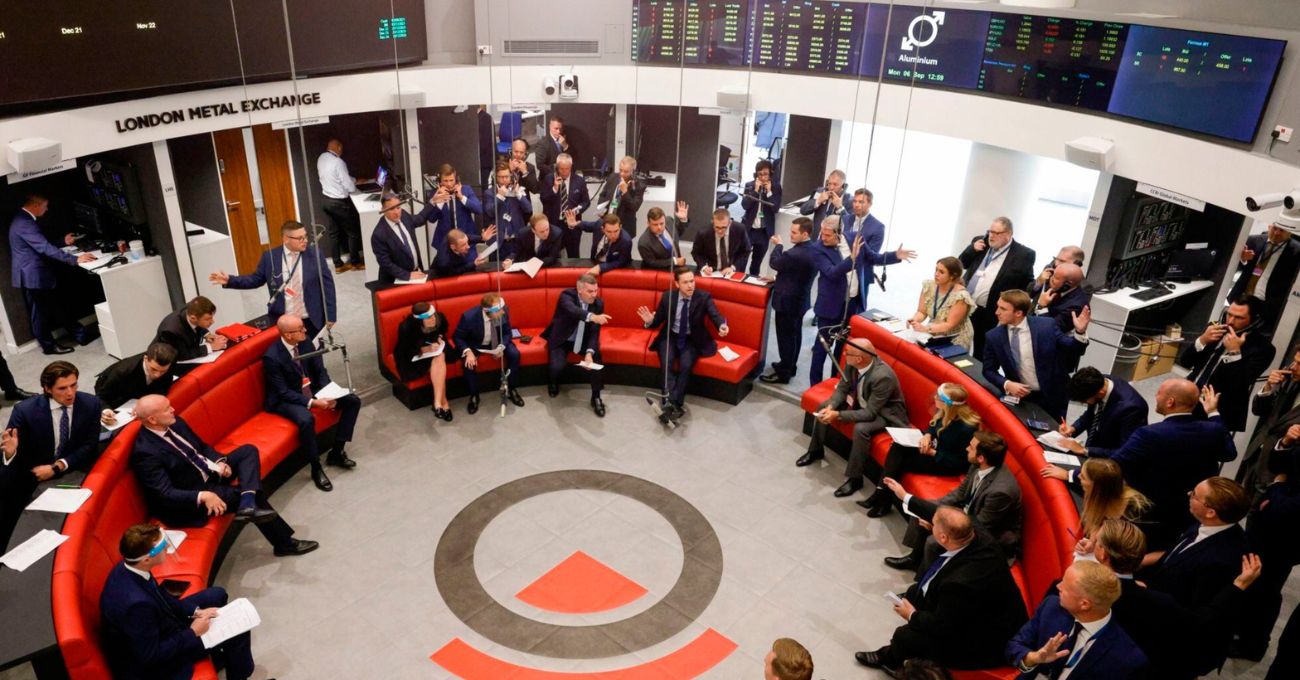 La espera en la Bolsa de Metales de Londres aumenta a más de cinco meses.