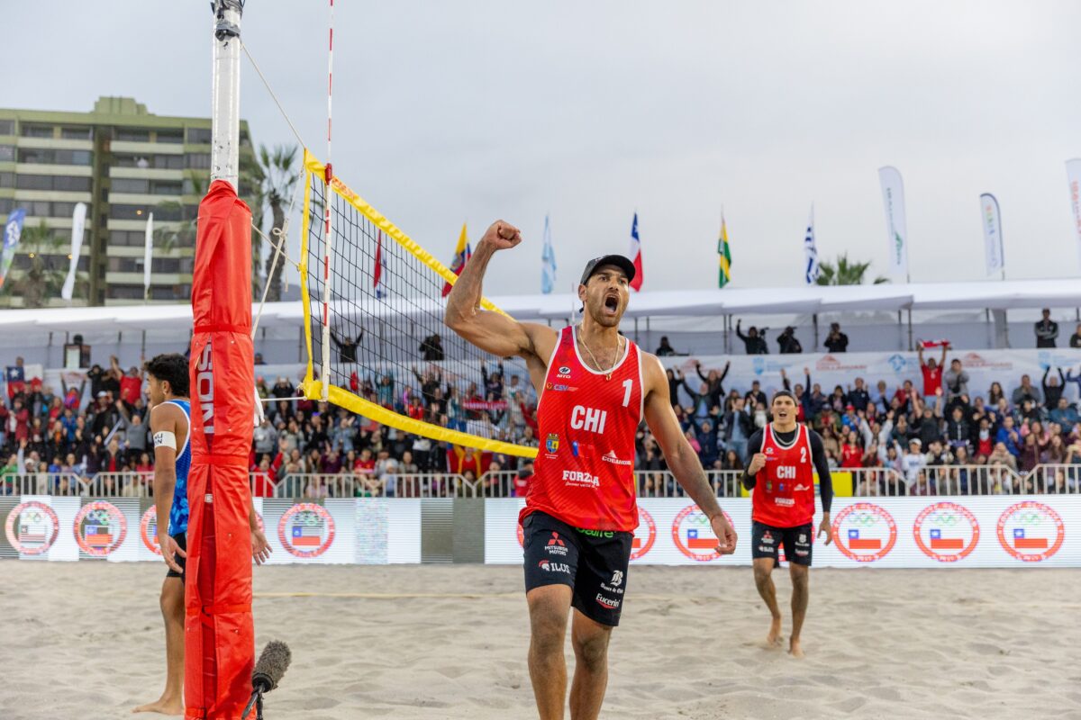 Chile gana cupo a París 2024 en preolímpico masculino de vóleibol playa en Arena Cavancha Chile gana cupo a París 2024 en preolímpico masculino de vóleibol playa en Arena Cavancha