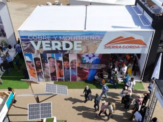 Sierra Gorda SCM recibió a vecinos para recorrer juntos Exponor 2024 