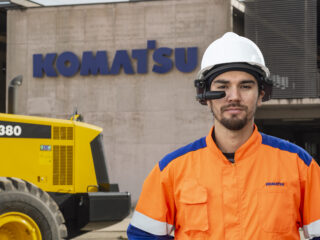 Komatsu lleva el soporte técnico de equipos a un nuevo nivel con Smart Glass