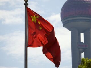 Caída del cobre por incertidumbre en China y debilidad en mercados