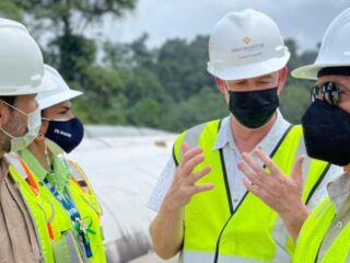Acuerdo restricción propiedad limita inversión china en compañía minera canadiense
