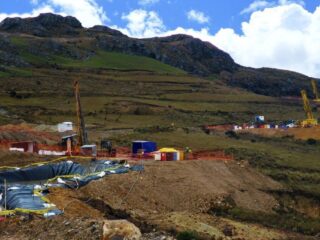 Regulus y Coimolache firman acuerdo para evaluar proyecto integrado de cobre y oro en Cajamarca