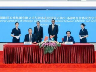 ADNOC firma acuerdos estratégicos con China para soluciones energéticas bajas en carbono