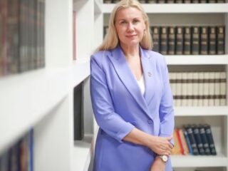 Kadri Simson: “La transición verde será exitosa si hay suministros estables de minerales críticos y en eso Chile puede ayudar”
