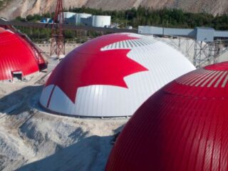 Teck se dispara con plan de recompra y reducción de deuda tras venta de carbón a Glencore