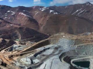 Lundin Mining Aumenta su Participación en Caserones al 70%