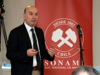 Cesco Presenta Estudio sobre la Situación e Importancia de Enami para la Pequeña y Mediana Minería en Chile