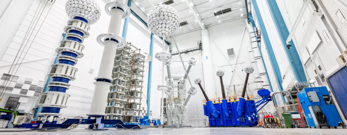 Hitachi Energy invertirá 4.500 millones de dólares adicionales hasta 2027 para acelerar la transición a la energía limpia