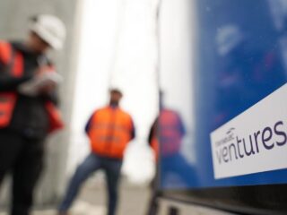 Transelec lanza convocatoria para encontrar soluciones innovadoras en la industria eléctrica.