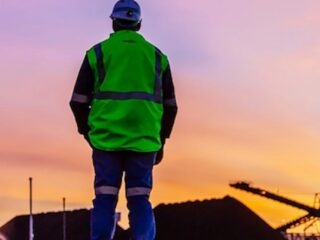 La controversia de Glencore: Accionistas respaldan retención del negocio de carbón