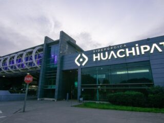 Suspensión de Siderúrgica Huachipato en sector minero preocupa por insumos.
