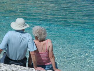 Viajes para la tercera edad: Así puedes buscar y contratar un paquete turístico para viajar por Chile