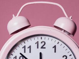 Cambio de hora en Chile 2024: revisa cuándo se deben ajustar los relojes al horario de verano